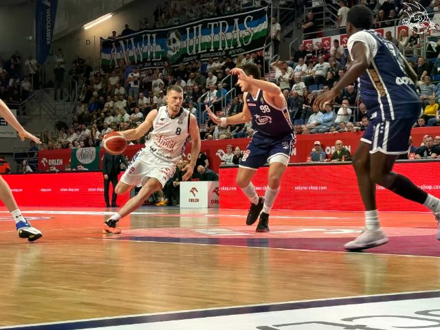 Galeria zdjęć 3 kolejki OBL Anwil Włocławek-AMW Arka Gdynia — zdjęcie 83