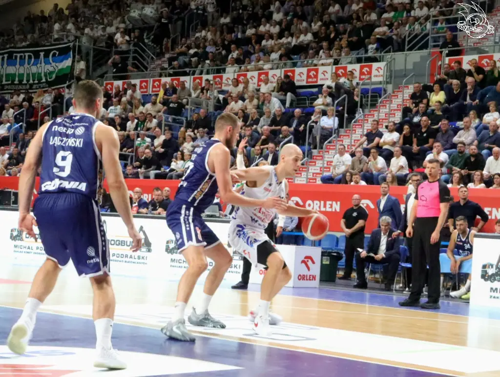 Galeria zdjęć 3 kolejki OBL Anwil Włocławek-AMW Arka Gdynia — zdjęcie 88