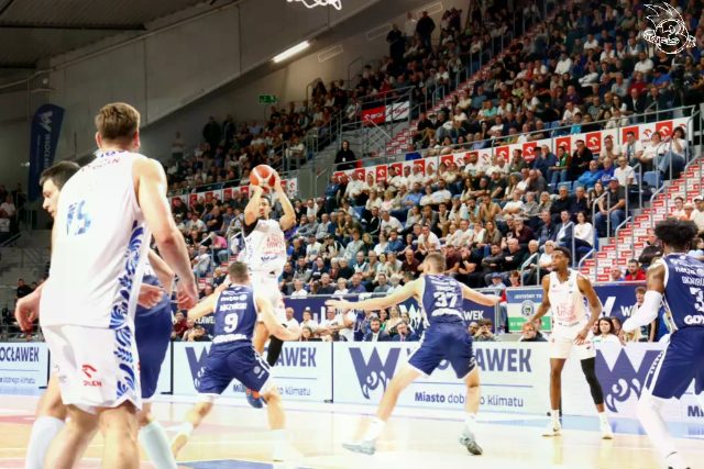 Galeria zdjęć 3 kolejki OBL Anwil Włocławek-AMW Arka Gdynia — zdjęcie 51