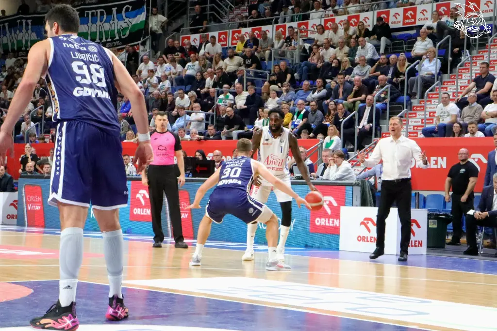 Galeria zdjęć 3 kolejki OBL Anwil Włocławek-AMW Arka Gdynia — zdjęcie 91