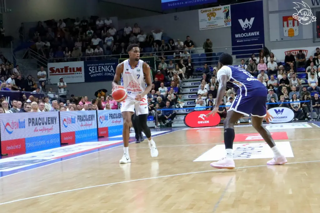 Galeria zdjęć 3 kolejki OBL Anwil Włocławek-AMW Arka Gdynia — zdjęcie 95