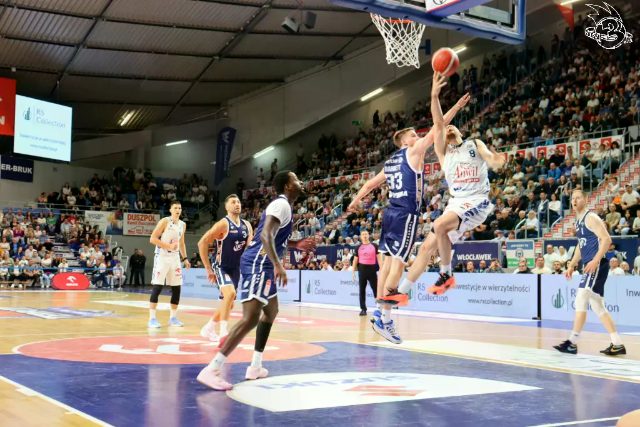 Galeria zdjęć 3 kolejki OBL Anwil Włocławek-AMW Arka Gdynia — zdjęcie 37