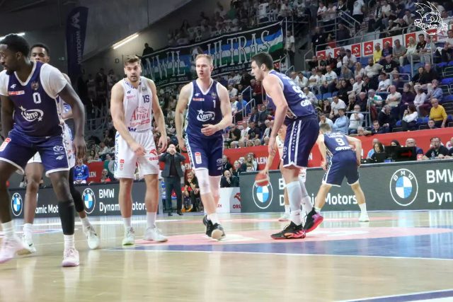 Galeria zdjęć 3 kolejki OBL Anwil Włocławek-AMW Arka Gdynia — zdjęcie 73