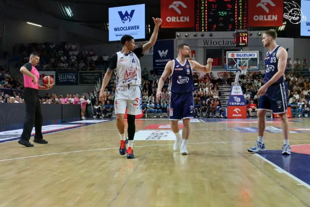 Galeria zdjęć 3 kolejki OBL Anwil Włocławek-AMW Arka Gdynia — zdjęcie 86