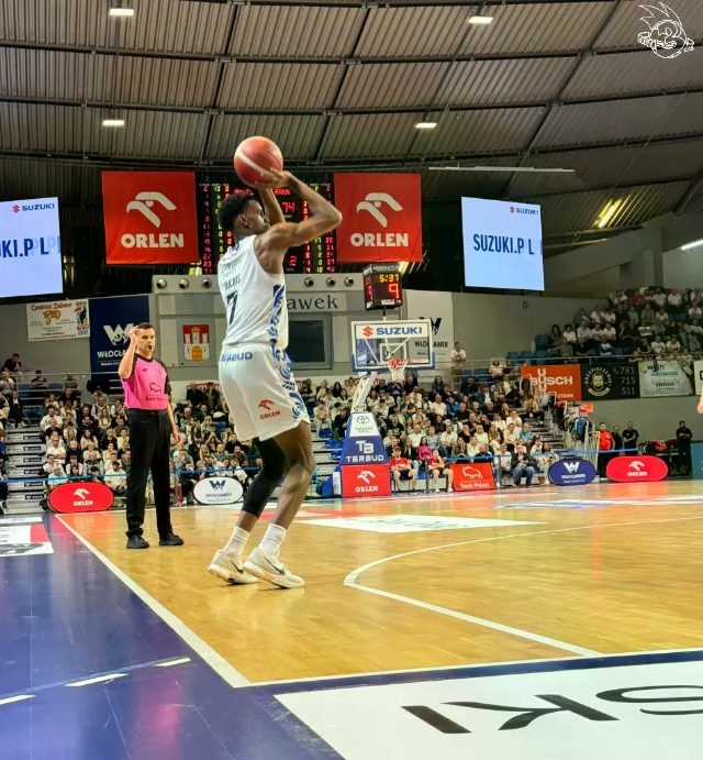 Galeria zdjęć 3 kolejki OBL Anwil Włocławek-AMW Arka Gdynia — zdjęcie 75