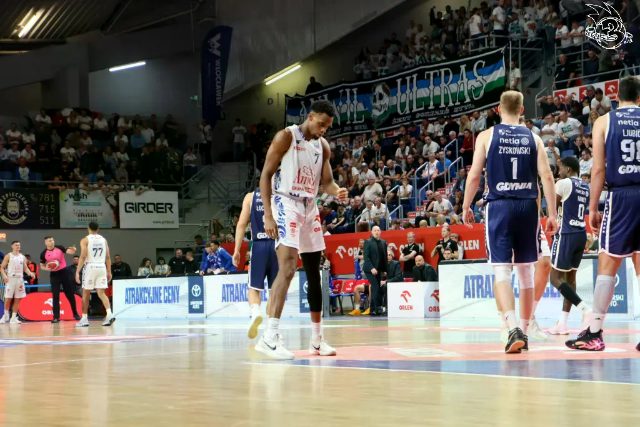 Galeria zdjęć 3 kolejki OBL Anwil Włocławek-AMW Arka Gdynia — zdjęcie 70