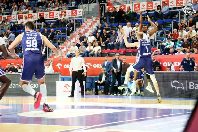 Galeria zdjęć 3 kolejki OBL Anwil Włocławek-AMW Arka Gdynia — zdjęcie 69
