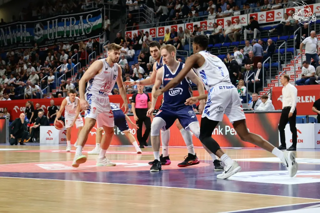 Galeria zdjęć 3 kolejki OBL Anwil Włocławek-AMW Arka Gdynia — zdjęcie 68
