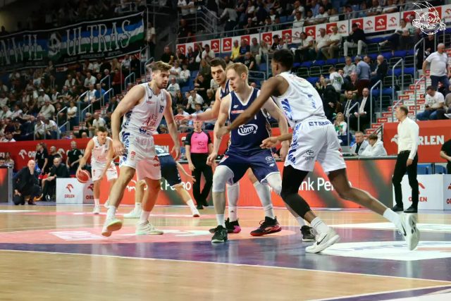 Galeria zdjęć 3 kolejki OBL Anwil Włocławek-AMW Arka Gdynia — zdjęcie 68
