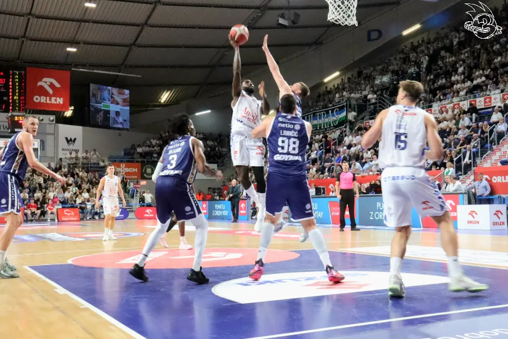 Galeria zdjęć 3 kolejki OBL Anwil Włocławek-AMW Arka Gdynia — zdjęcie 92