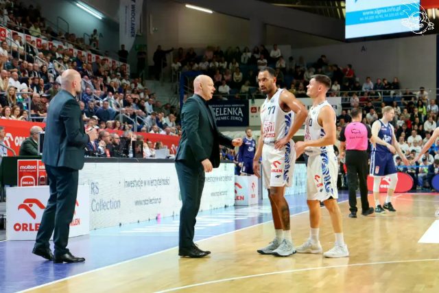Galeria zdjęć 3 kolejki OBL Anwil Włocławek-AMW Arka Gdynia — zdjęcie 27