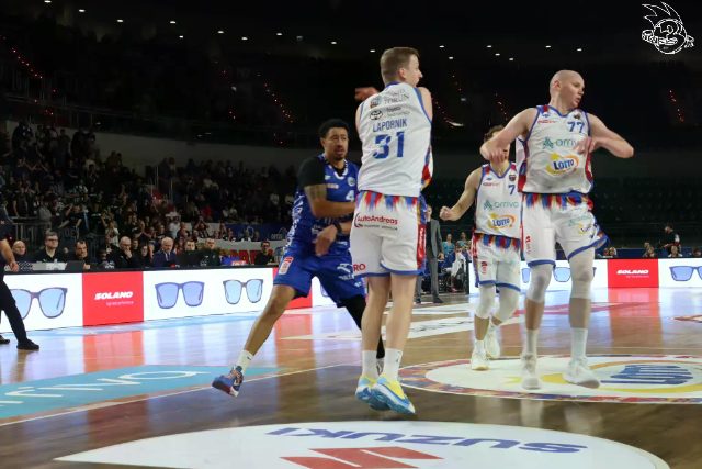 Galeria zdjęć 8 kolejki OBL Arriva Lotto Twarde Pierniki Toruń-Anwil Włocławek — zdjęcie 78