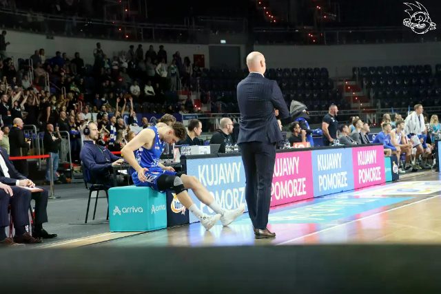 Galeria zdjęć 8 kolejki OBL Arriva Lotto Twarde Pierniki Toruń-Anwil Włocławek — zdjęcie 42