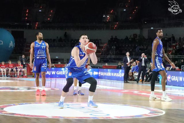 Galeria zdjęć 8 kolejki OBL Arriva Lotto Twarde Pierniki Toruń-Anwil Włocławek — zdjęcie 146