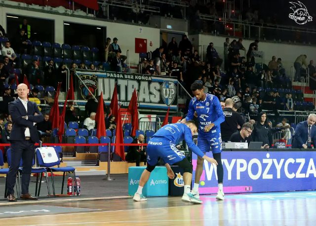 Galeria zdjęć 8 kolejki OBL Arriva Lotto Twarde Pierniki Toruń-Anwil Włocławek — zdjęcie 4