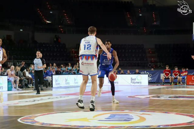 Galeria zdjęć 8 kolejki OBL Arriva Lotto Twarde Pierniki Toruń-Anwil Włocławek — zdjęcie 95