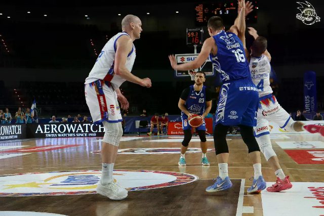 Galeria zdjęć 8 kolejki OBL Arriva Lotto Twarde Pierniki Toruń-Anwil Włocławek — zdjęcie 121