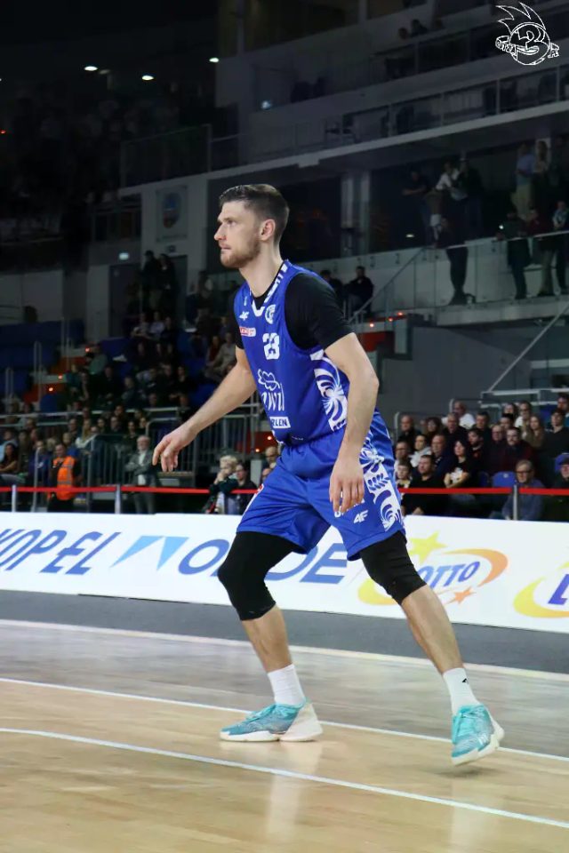 Galeria zdjęć 8 kolejki OBL Arriva Lotto Twarde Pierniki Toruń-Anwil Włocławek — zdjęcie 110