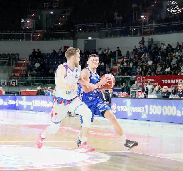 Galeria zdjęć 8 kolejki OBL Arriva Lotto Twarde Pierniki Toruń-Anwil Włocławek — zdjęcie 138