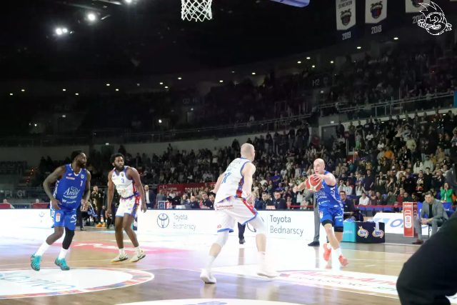 Galeria zdjęć 8 kolejki OBL Arriva Lotto Twarde Pierniki Toruń-Anwil Włocławek — zdjęcie 196