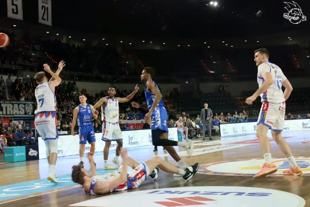 Galeria zdjęć 8 kolejki OBL Arriva Lotto Twarde Pierniki Toruń-Anwil Włocławek — zdjęcie 98