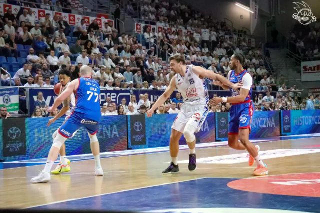 Galeria zdjęć z 23 kolejki OBL Anwil Włocławek-Arriva Lotto Twarde Pierniki Toruń — zdjęcie 141