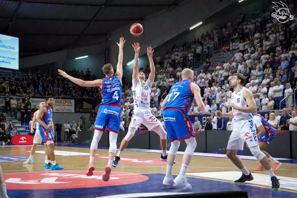 Galeria zdjęć z 23 kolejki OBL Anwil Włocławek-Arriva Lotto Twarde Pierniki Toruń — zdjęcie 25