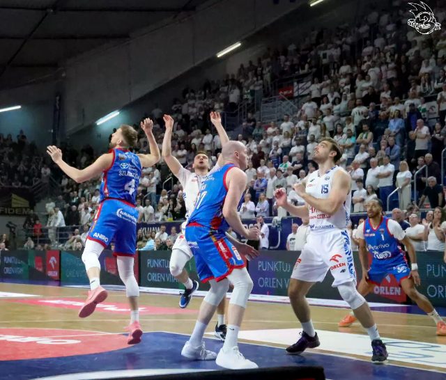 Galeria zdjęć z 23 kolejki OBL Anwil Włocławek-Arriva Lotto Twarde Pierniki Toruń — zdjęcie 26