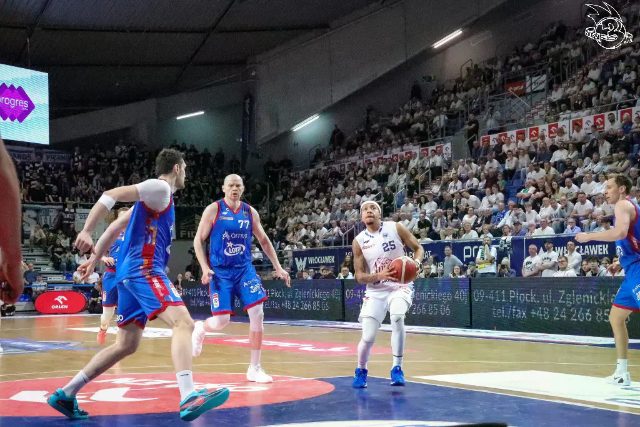 Galeria zdjęć z 23 kolejki OBL Anwil Włocławek-Arriva Lotto Twarde Pierniki Toruń — zdjęcie 57