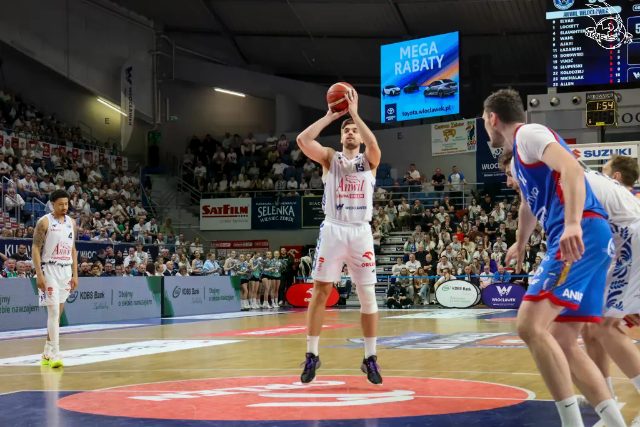 Galeria zdjęć z 23 kolejki OBL Anwil Włocławek-Arriva Lotto Twarde Pierniki Toruń — zdjęcie 125
