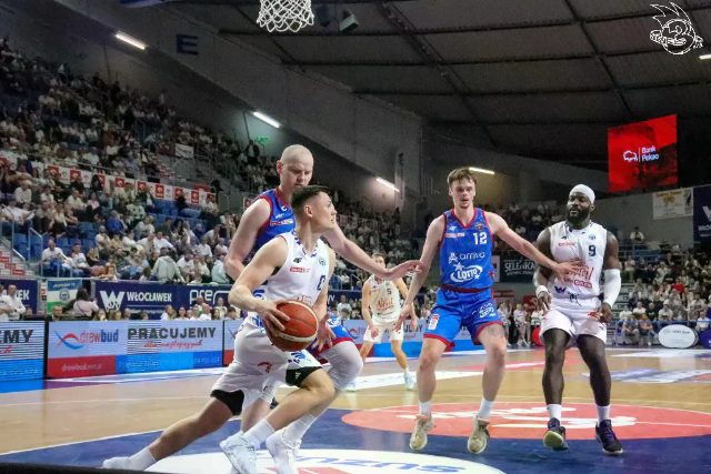 Galeria zdjęć z 23 kolejki OBL Anwil Włocławek-Arriva Lotto Twarde Pierniki Toruń — zdjęcie 170