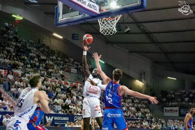 Galeria zdjęć z 23 kolejki OBL Anwil Włocławek-Arriva Lotto Twarde Pierniki Toruń — zdjęcie 135