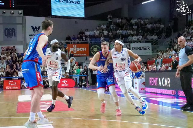 Galeria zdjęć z 23 kolejki OBL Anwil Włocławek-Arriva Lotto Twarde Pierniki Toruń — zdjęcie 148