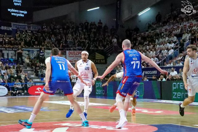 Galeria zdjęć z 23 kolejki OBL Anwil Włocławek-Arriva Lotto Twarde Pierniki Toruń — zdjęcie 61