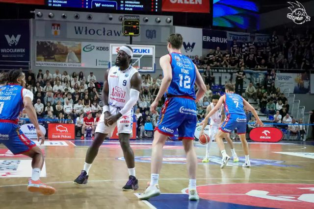 Galeria zdjęć z 23 kolejki OBL Anwil Włocławek-Arriva Lotto Twarde Pierniki Toruń — zdjęcie 42