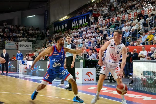 Galeria zdjęć z 23 kolejki OBL Anwil Włocławek-Arriva Lotto Twarde Pierniki Toruń — zdjęcie 129