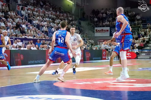 Galeria zdjęć z 23 kolejki OBL Anwil Włocławek-Arriva Lotto Twarde Pierniki Toruń — zdjęcie 160