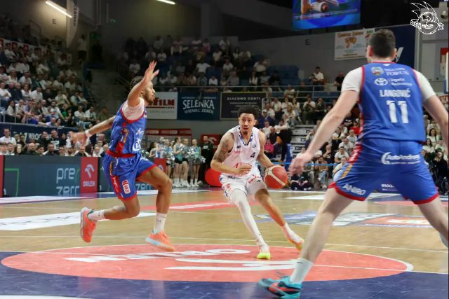 Galeria zdjęć z 23 kolejki OBL Anwil Włocławek-Arriva Lotto Twarde Pierniki Toruń — zdjęcie 126