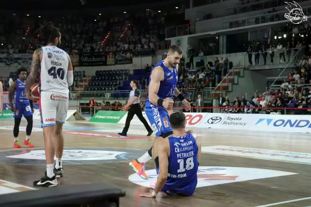 Galeria zdjęć 4 meczu Arriva Polski Cukier Toruń-Anwil Włocławek — zdjęcie 39