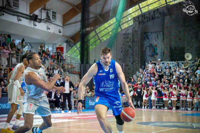 Galeria zdjęć 29 kolejki OBL Dziki Warszawa-Anwil Włocławek — zdjęcie 84
