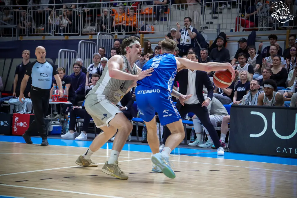 Galeria zdjęć 29 kolejki OBL Dziki Warszawa-Anwil Włocławek — zdjęcie 166