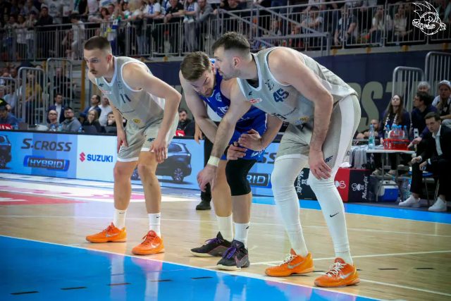 Galeria zdjęć 29 kolejki OBL Dziki Warszawa-Anwil Włocławek — zdjęcie 171