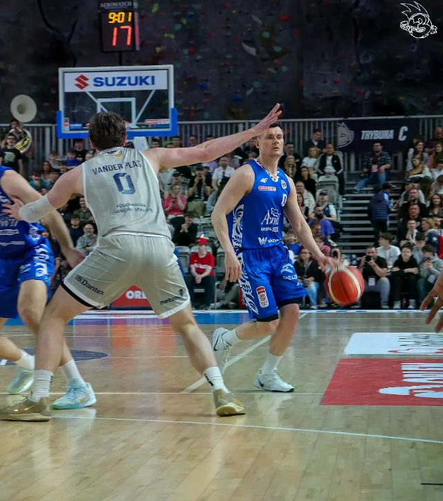 Galeria zdjęć 29 kolejki OBL Dziki Warszawa-Anwil Włocławek — zdjęcie 43