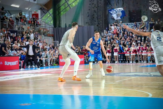 Galeria zdjęć 29 kolejki OBL Dziki Warszawa-Anwil Włocławek — zdjęcie 92