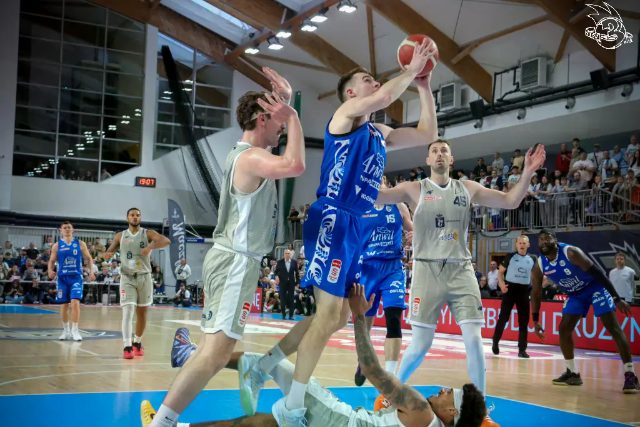 Galeria zdjęć 29 kolejki OBL Dziki Warszawa-Anwil Włocławek — zdjęcie 132