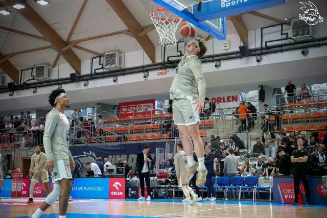 Galeria zdjęć 29 kolejki OBL Dziki Warszawa-Anwil Włocławek — zdjęcie 23