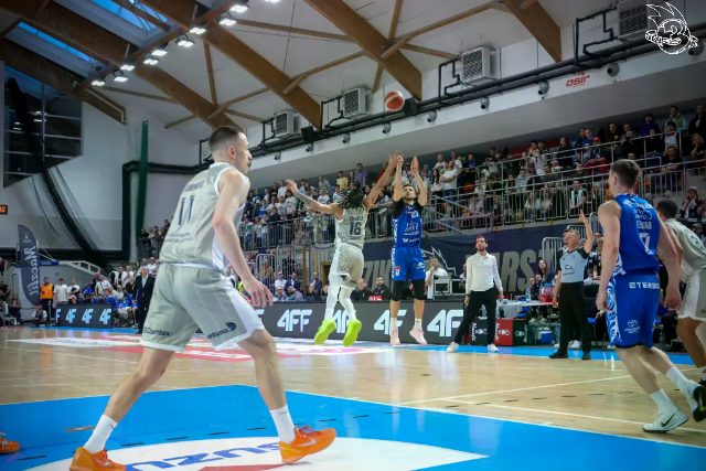 Galeria zdjęć 29 kolejki OBL Dziki Warszawa-Anwil Włocławek — zdjęcie 174
