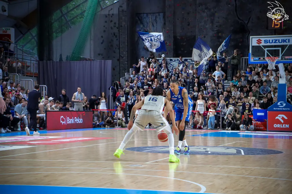 Galeria zdjęć 29 kolejki OBL Dziki Warszawa-Anwil Włocławek — zdjęcie 112