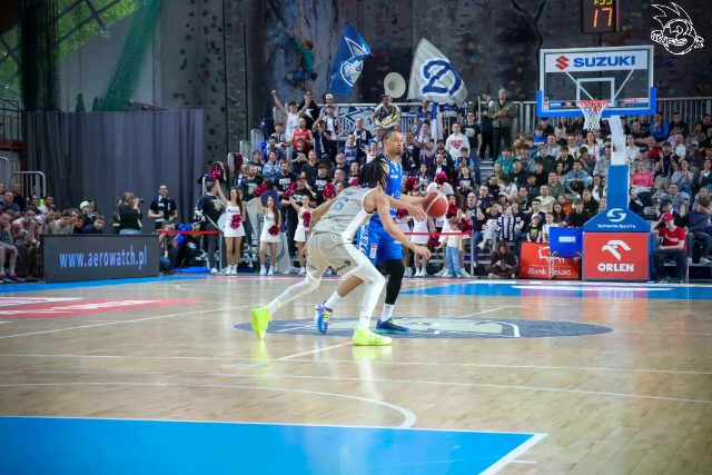 Galeria zdjęć 29 kolejki OBL Dziki Warszawa-Anwil Włocławek — zdjęcie 71