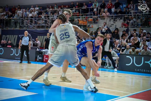Galeria zdjęć 29 kolejki OBL Dziki Warszawa-Anwil Włocławek — zdjęcie 168